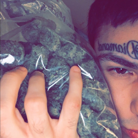 Meet your Posher, Matthew - Picture 1 of 2